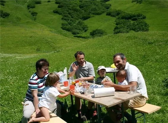 Bergpicknick in Auenfeld