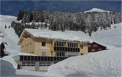 Haus im WinterWillkommen