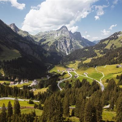 Blick nach Schröcken von Neßlegg zum Körbersee