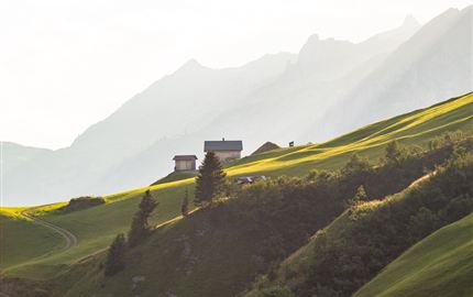 Hütten im Auenfeld